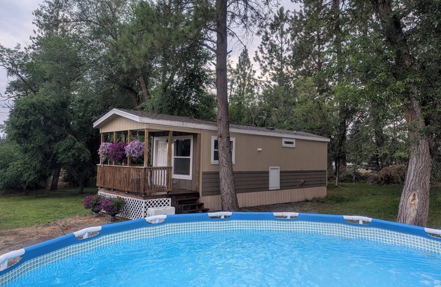 Cozy 1-bedroom with AC and WiFi in charming Chattaroy