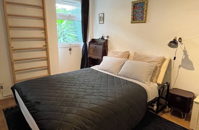 Cozy 1-BR Garden Flat For Up to 4 in East London