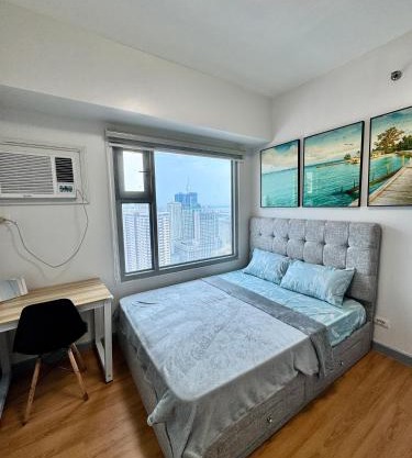Cozy 1BR Condo in Manila Near US Embassy and Robinsons Place Manila