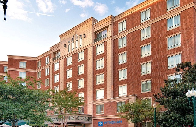 Cozy 1BR Condo! Prime Old Town Alexandria Locationn