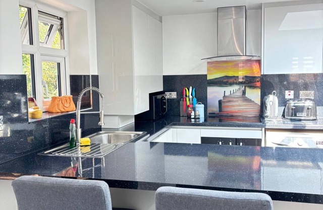 Cozy 2 Bed Property in High Wycombe Tn