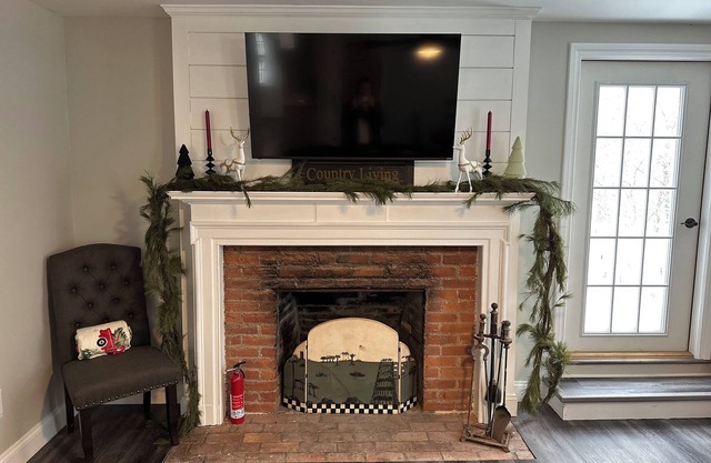 Cozy 2-bedroom apartment in delightful Greenwood Lake with AC, WiFi