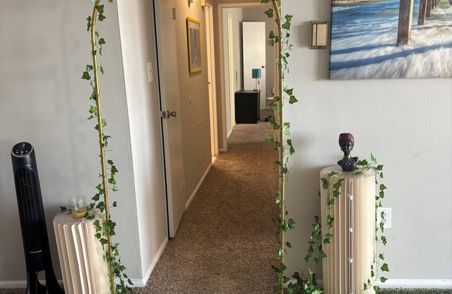 Cozy 2-bedroom apartment in charming Silver Spring with AC, WiFi