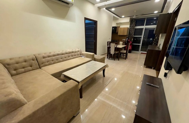 Cozy 2-bedroom apartment in nice Khajurla with WiFi, AC