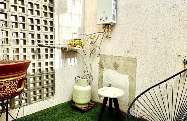Cozy 2-bedroom apartment in serene El Salto with WiFi, AC