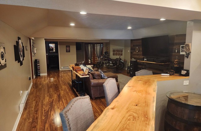 Cozy 2-bedroom apartment in pleasant McDonald with WiFi, AC