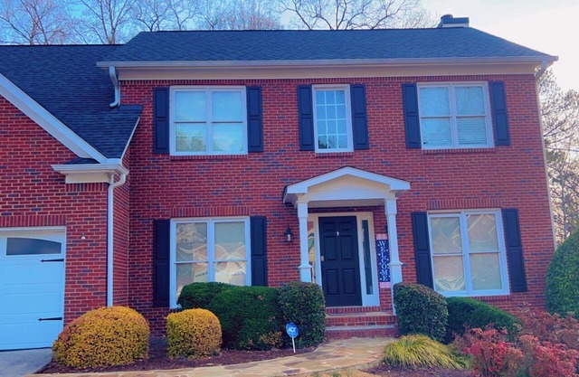 Cozy 2-bedroom building in Norcross Downtown with WiFi, AC …etc