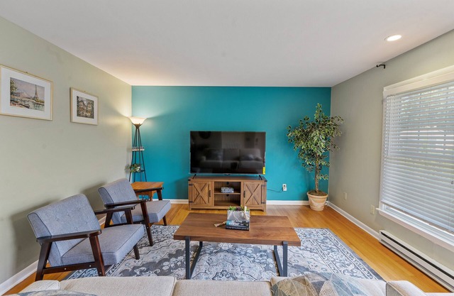 Cozy 2-bedroom condo in serene Albany near Hospital, University, downtown Albany