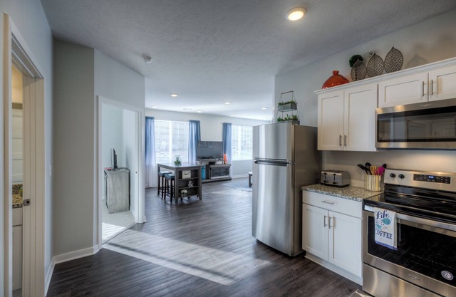 Cozy 2-Bedroom Condo in Vibrant Urban Omaha with Convenient Designated Parking