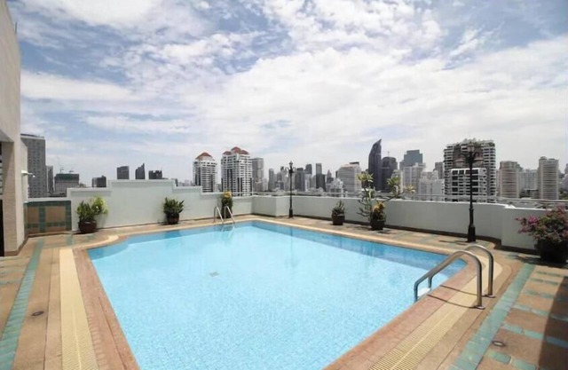 Cozy 2 Bedroom in the middle of Thong Lo