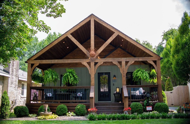 Cozy 2-bedroom pet friendly bungalow in the heart of Springfield