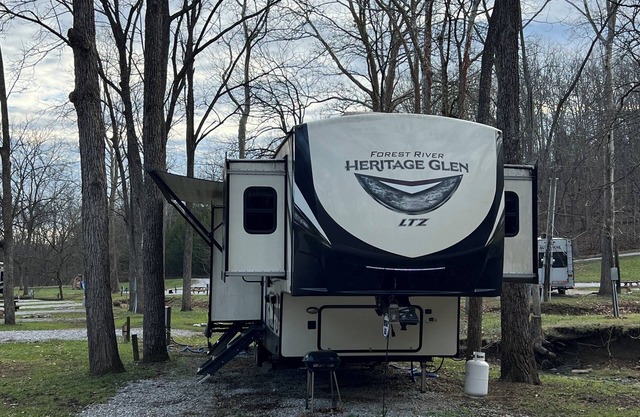 Cozy 2-bedroom RV 10 miles south of The Ark Encounter