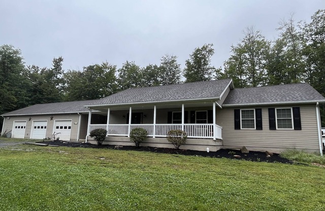 Cozy 2 bedroom suite with private entrance and continental breakfast.