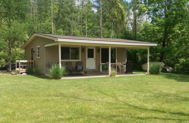 Cozy 2-bedroom Waterfront Cottage with 80' dock on 2.5 Acres. Privacy Galore!