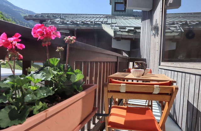 Cozy 27m² Studio with Mezzanine in Beaufort—WIFI, Balcony, Close to Skiing & Shops