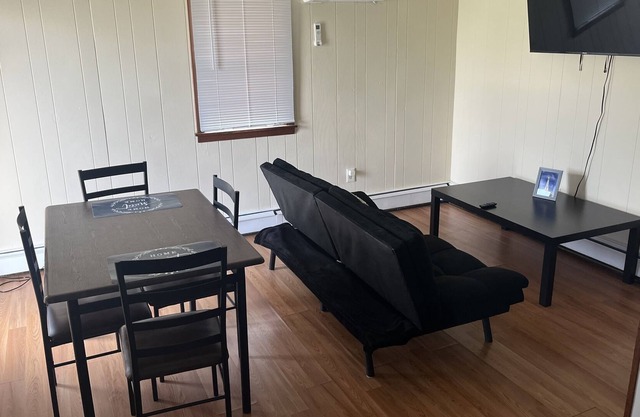 Cozy 2BR 1Bath