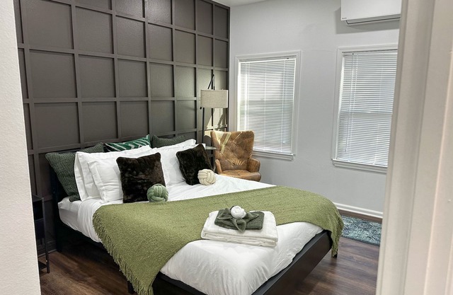 Cozy 2BR Duplex in Downtown LAn