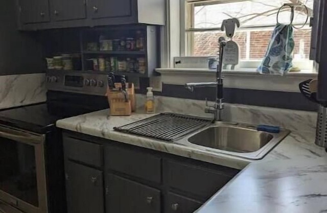 Cozy 3 bed 2 bath , pet friendly home
