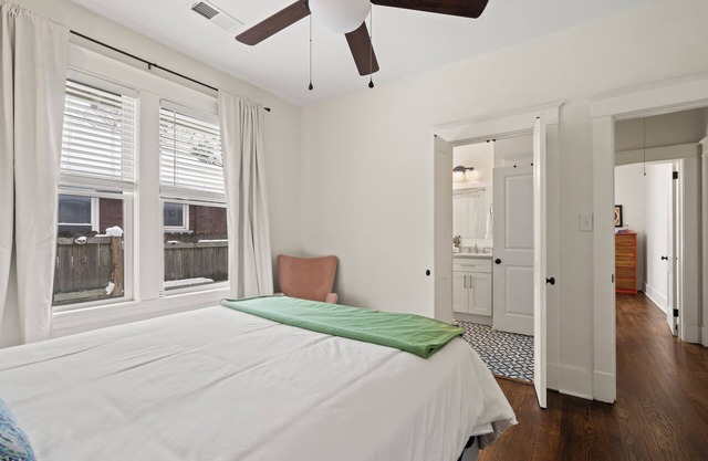 Cozy 3-bedroom bungalow in charming Memphis with WiFi, AC