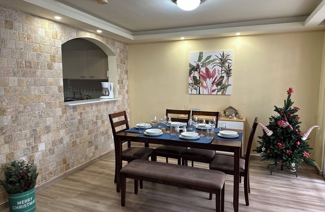 Cozy 3-bedroom townhome with WiFi, AC in fabulous Panamá