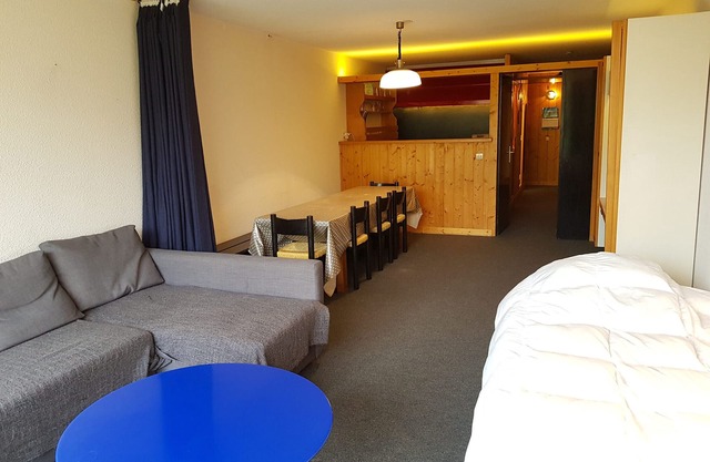 Cozy 3-Room Apt for 8 in Arc 1600, Near Slopes & Shops, South-Facing Balcony