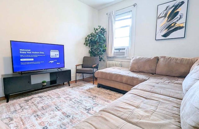Cozy 3BR/2BA | 7Min > EWR | 20-40Min > NYC