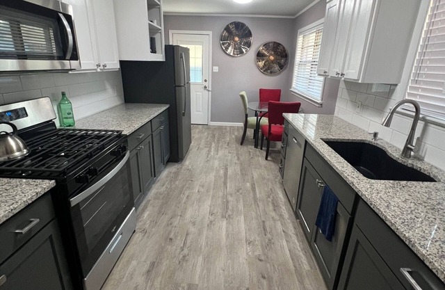Cozy 3BR Home w/Modern Touches