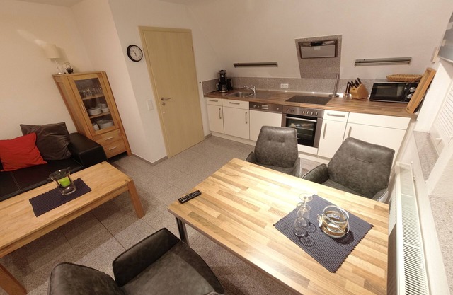 Cozy 4* apartment on the upper floor, 2P, terrace/garden, box spring bed, NR, no pets