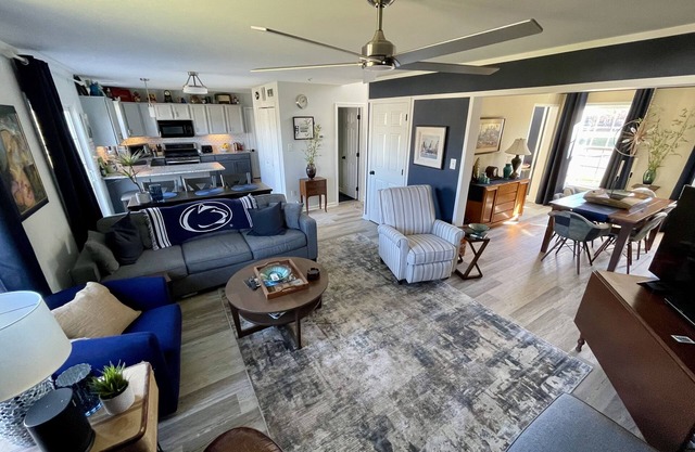 Cozy 4 Bedroom 3 Bath, 3 miles from PSU campus/downtown in quiet neighborhood