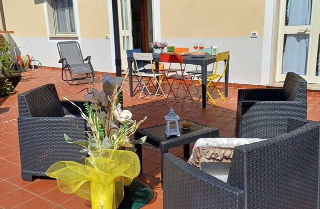 Cozy and bright "Casa Le Camelie"
