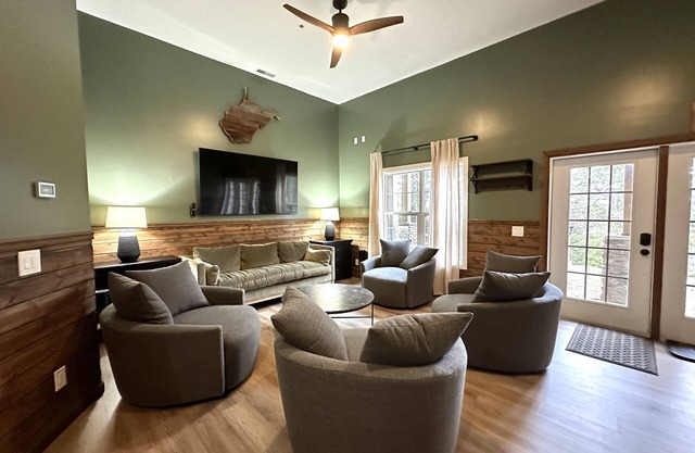 Cozy and Elegant 7BR Retreat with Hot Tub by RedAwning