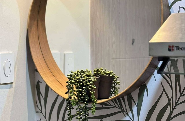 Cozy and Luxurious 2 bedroom condominium unit , near NAIA airport.