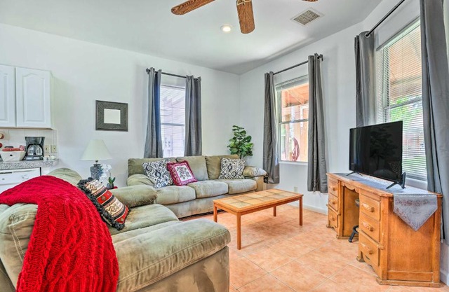 Cozy and Relaxing Eloy Apartment with Pool Access