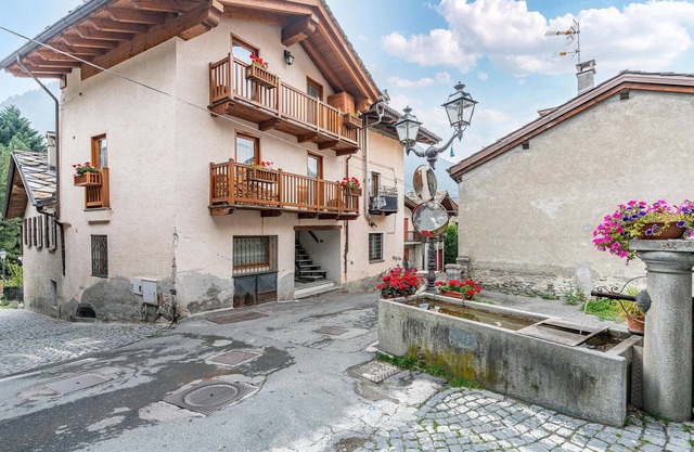 Cozy apartment in Brusson AO with WiFi