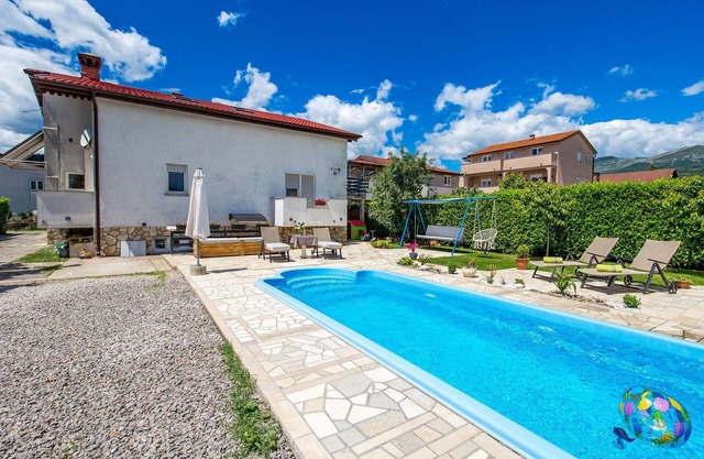 Cozy apartment in Drazice with WiFi