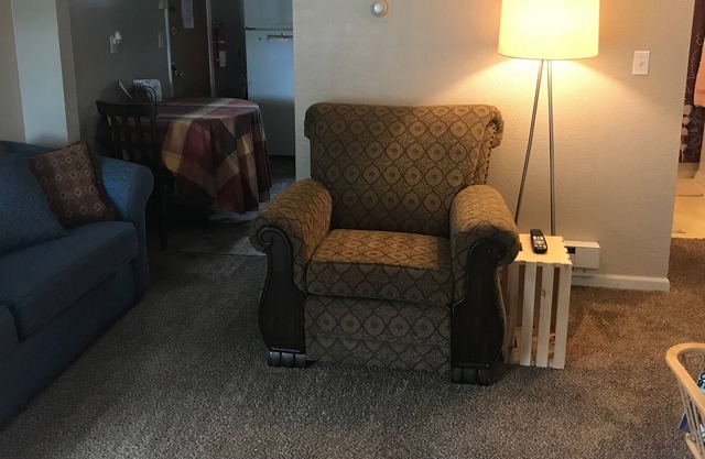 Cozy Apartment, Just 10 Minutes From Notre Dame!