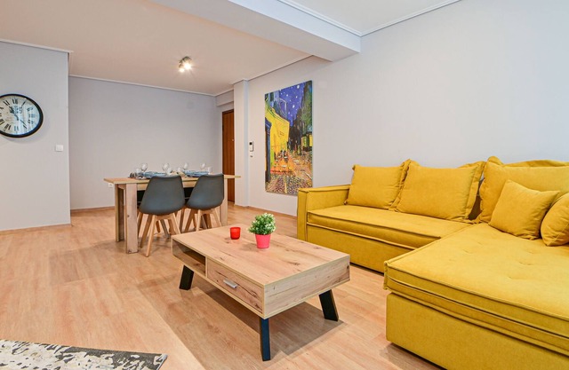 Cozy apartment located on the Piraeus Port area (Sp A1)