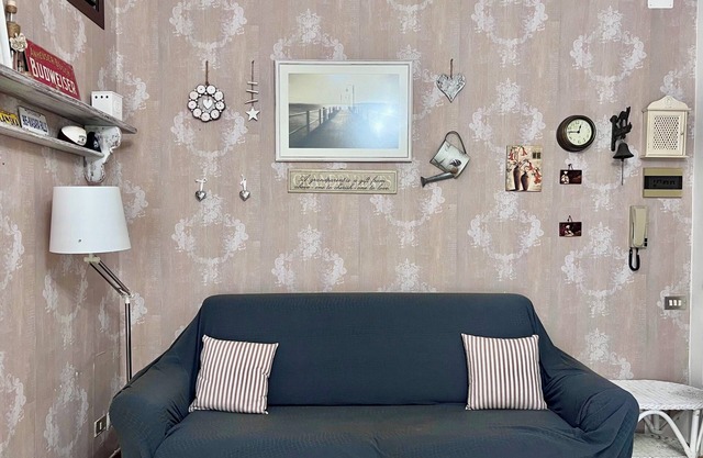 Cozy apartment within walking distance of Serapo beach in Gaeta!
