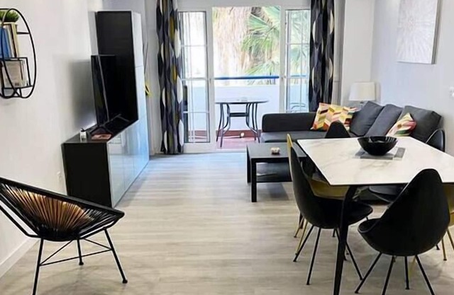 Cozy Apt next to Maria Zambrano Station by Sharing Co