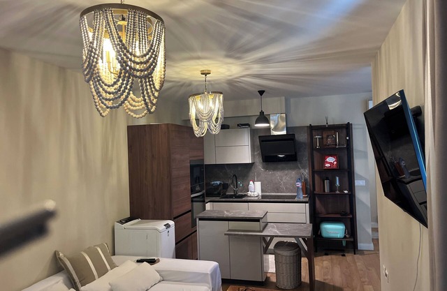 Cozy apt with private office 247 Infinity salty heated pool barbecue sky dome