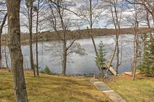 Cozy Balsam Lake Home Deck, Private Dock and Kayaks