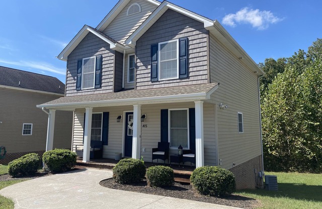 Cozy Basement Apartment- Quiet Neighborhood- Centrally located
