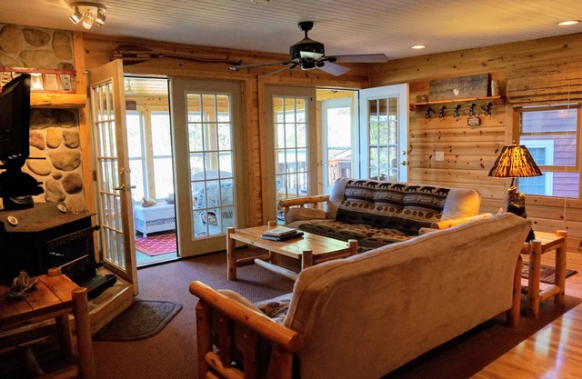 Cozy beachfront 2-bedroom cabin located on Little Saint Germain Lake