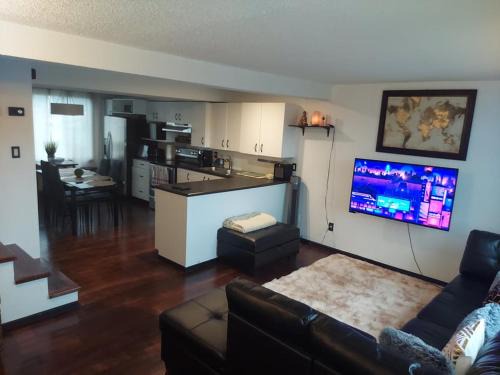 Cozy beautiful 3 bedroom townhome
