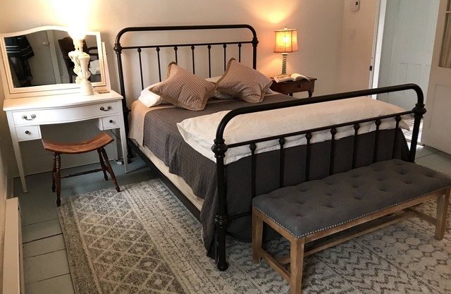 Cozy bedroom in guest house, in the village of Franklin, New York!
