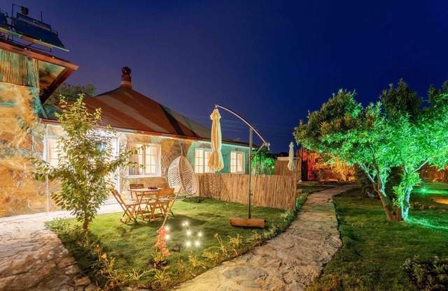 Cozy Bedroom, Livingroom and Fully Equipped Kitchen 10 minutes walking to Beach