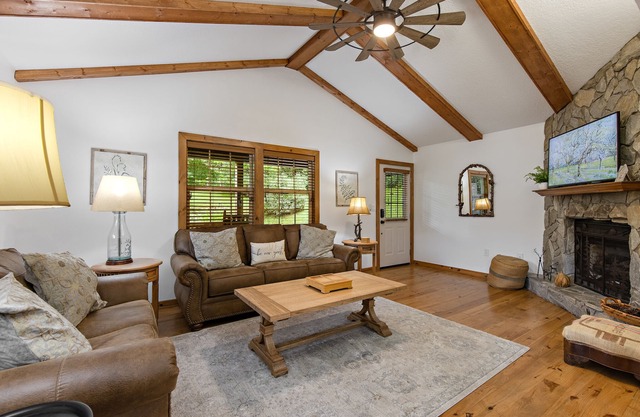 Cozy Blue Ridge Retreat