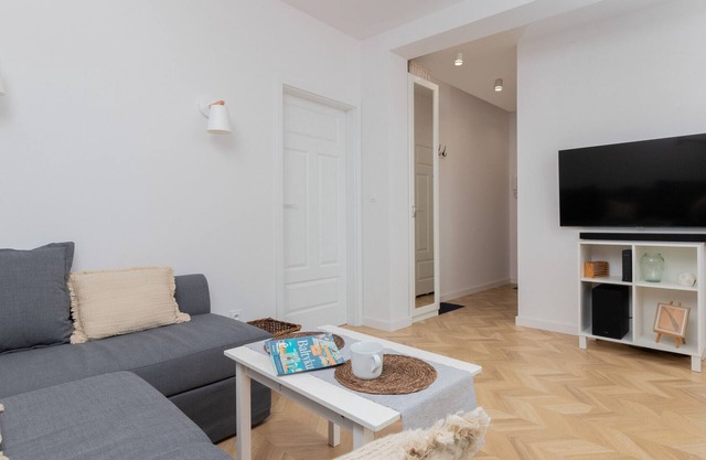 Cozy & Bright Apartment with Sea View in Gdynia