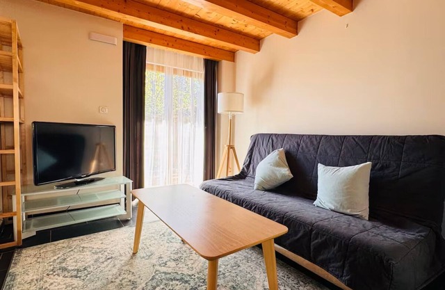 Cozy cottage in Saint Julien-en-Genevois with WiFi & Free Parking