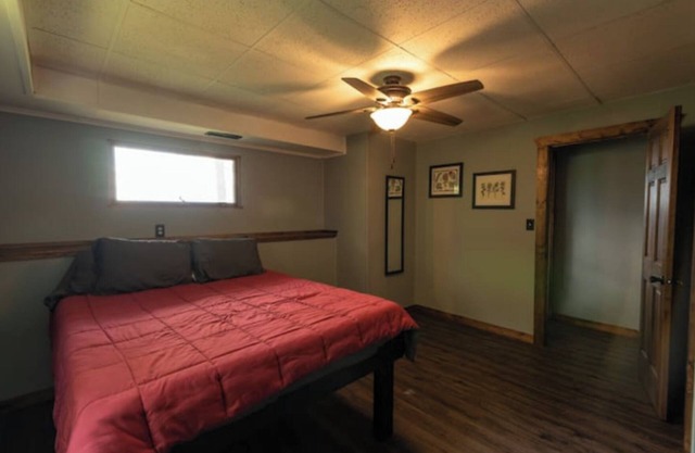 Cozy cabin high above the Mississippi w/firepit & free wood- Incredible views!
